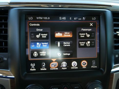 Used 2017 RAM 1500 Laramie w/ Convenience Group AWD/4WD image 18