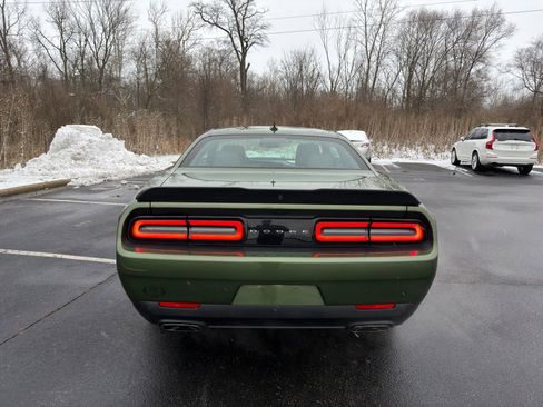 Used 2023 Dodge Challenger R/T w/ Plus Package image 5