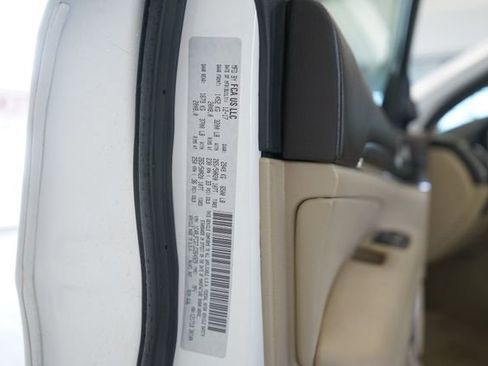 Used 2018 Jeep Grand Cherokee Overland AWD/4WD image 28