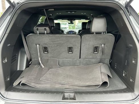 Used 2023 Chevrolet Traverse RS image 16
