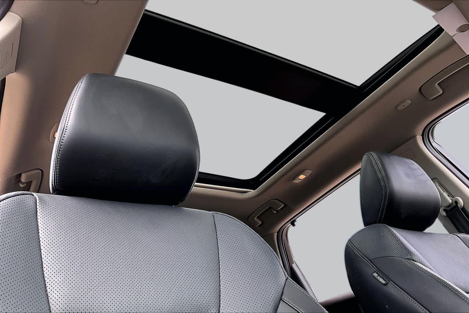 Used 2023 Nissan Rogue Platinum w/ Platinum Premium Package FWD image 14