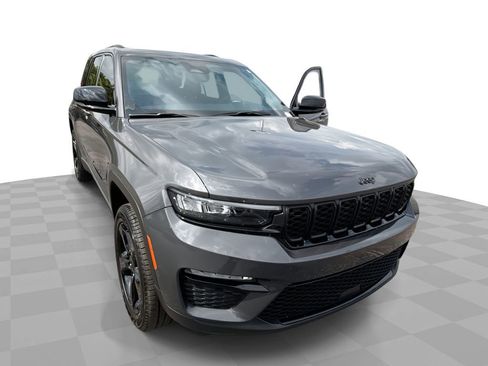 Used 2024 Jeep Grand Cherokee Limited w/ Black Appearance Package RWD image 1