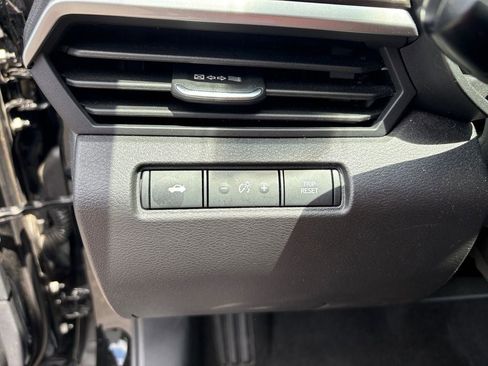 Used 2025 Nissan Altima 2.5 SV FWD image 23