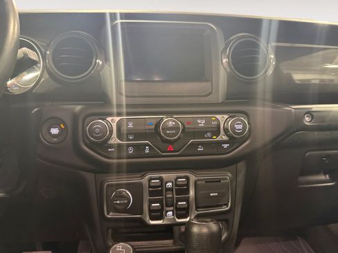 Used 2022 Jeep Wrangler Unlimited Sport AWD/4WD image 12