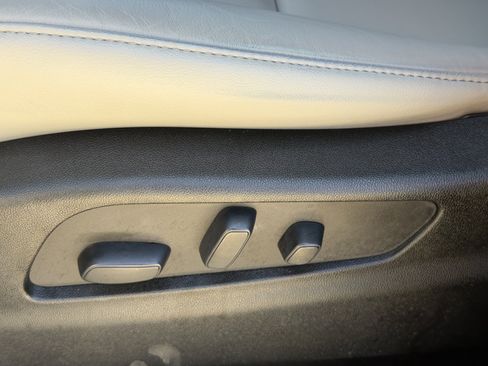 Used 2023 Cadillac XT4 Premium Luxury image 20