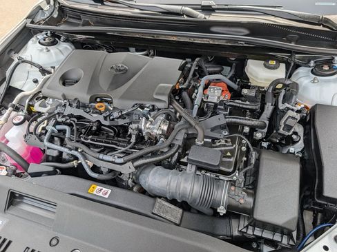 Used 2025 Toyota Camry SE w/ Multimedia Upgrade Package image 20