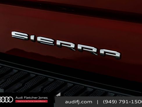 Used 2022 GMC Sierra 1500 Denali w/ Denali Premium Package image 9