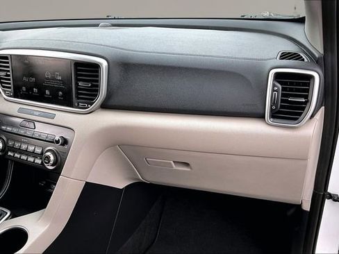 Used 2020 Kia Sportage LX w/ LX Popular Package image 21
