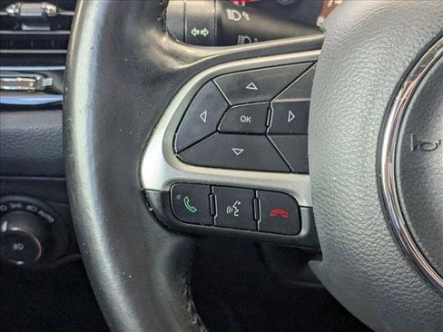 Used 2019 Jeep Compass Latitude FWD image 4