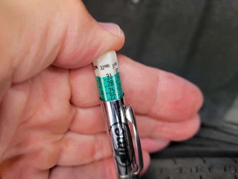 Used 2021 Toyota RAV4 XLE FWD image 40