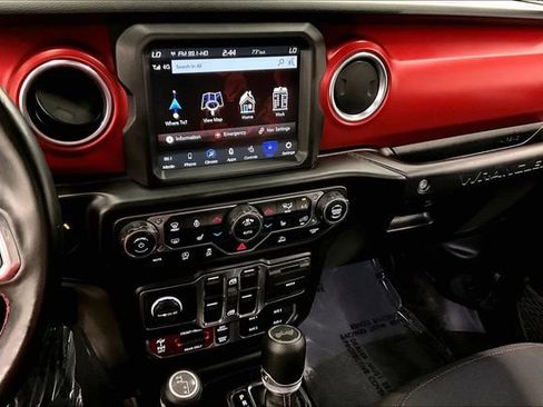 Used 2022 Jeep Wrangler Unlimited Rubicon w/ Dual Top Group AWD/4WD image 29