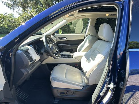 Certified 2023 Nissan Pathfinder SL w/ SL Premium Package AWD/4WD image 11