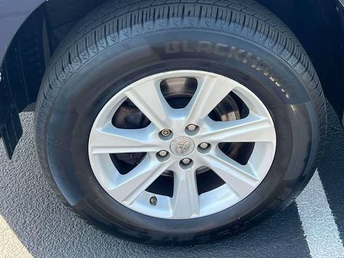 Used 2013 Toyota Highlander SE AWD/4WD image 7