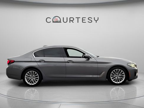 Used 2023 BMW 530i xDrive image 6