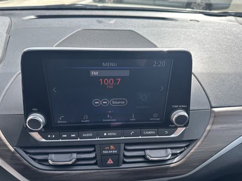 Used 2024 Nissan Altima 2.5 SV image 14