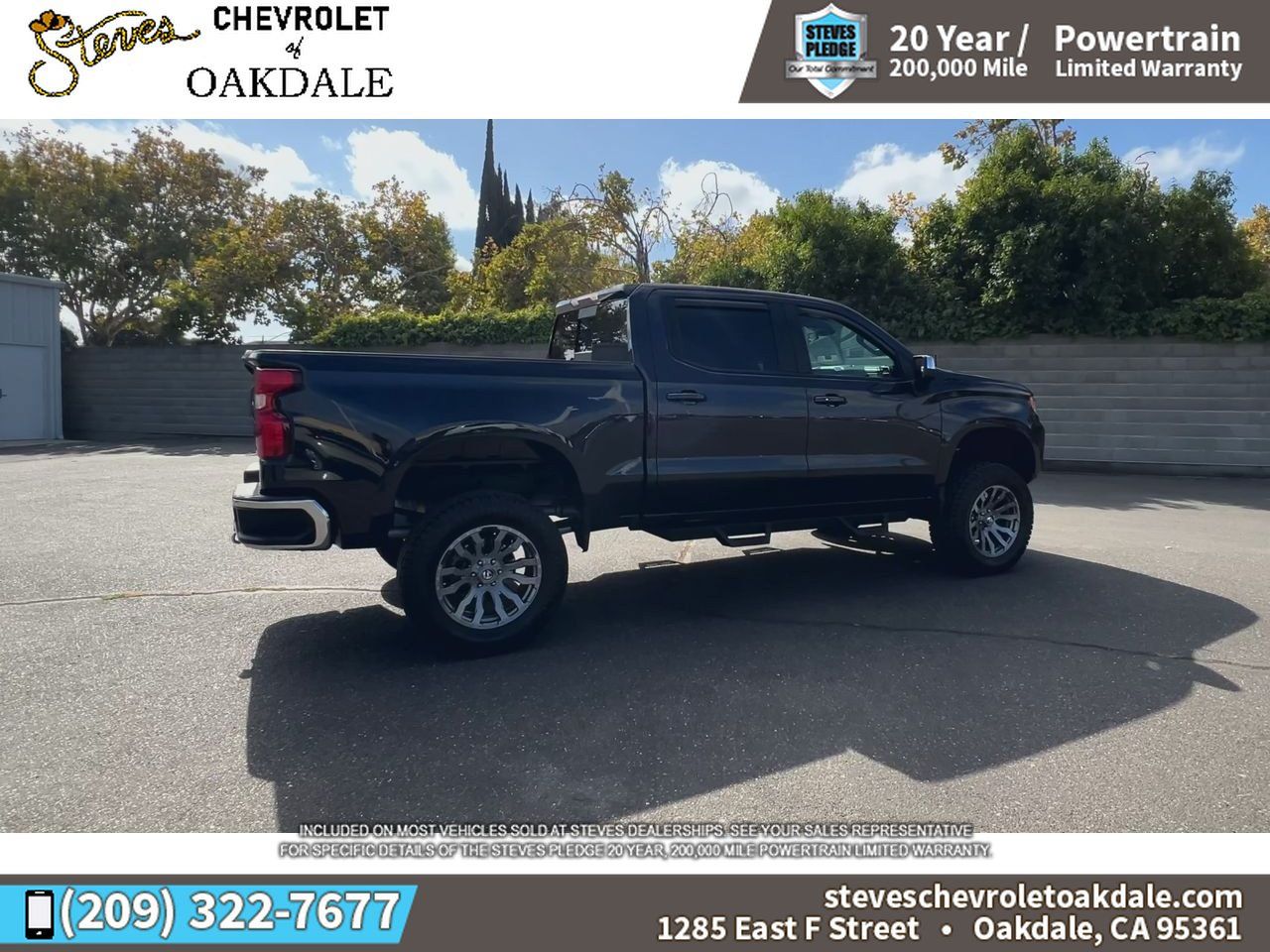 Used 2022 Chevrolet Silverado 1500 LT w/ Z71 Off-Road Package AWD/4WD image 12