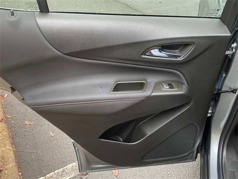 Used 2023 Chevrolet Equinox RS image 10