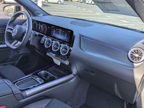 Certified 2025 Mercedes-Benz GLA 250 4MATIC image 32