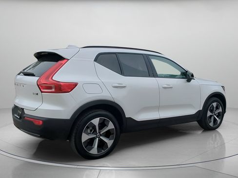 Used 2026 Volvo XC40 B5 Plus AWD/4WD image 29