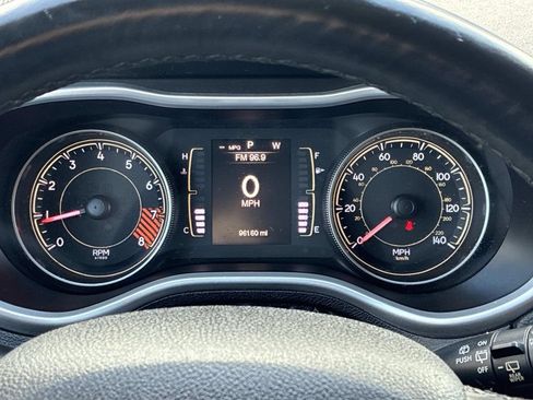 Used 2014 Jeep Cherokee Latitude w/ Comfort/Convenience Group AWD/4WD image 27
