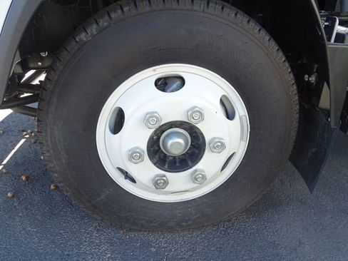 Used 2023 Isuzu NPR image 2