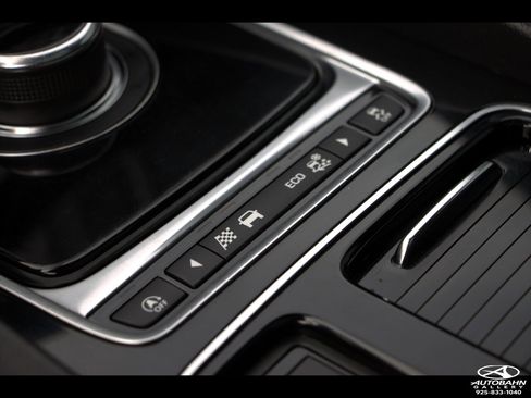 Used 2018 Jaguar F-PACE S image 27