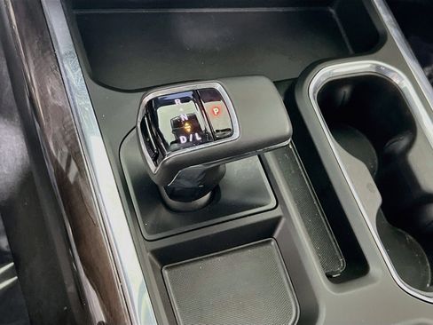 Used 2024 Chevrolet Silverado 1500 LTZ AWD/4WD image 17