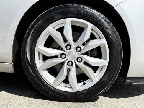 Used 2017 Chevrolet Impala LT FWD image 13