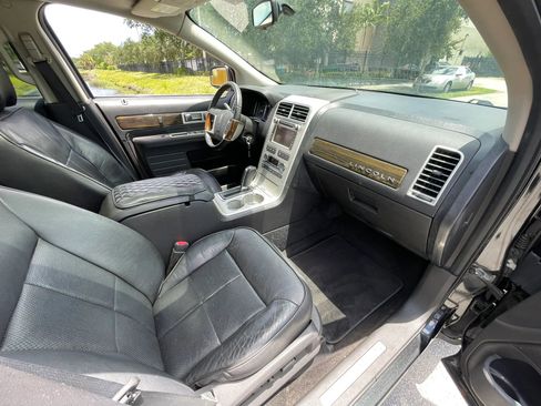 Used 2010 Lincoln MKX 2WD image 28