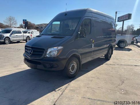 Used 2018 Mercedes-Benz Sprinter 2500 image 3