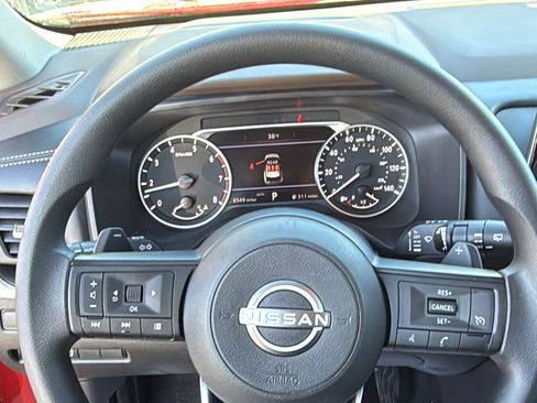 Certified 2023 Nissan Rogue S image 9