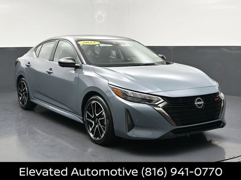Certified 2025 Nissan Sentra SR w/ SR Premium Package FWD image 1