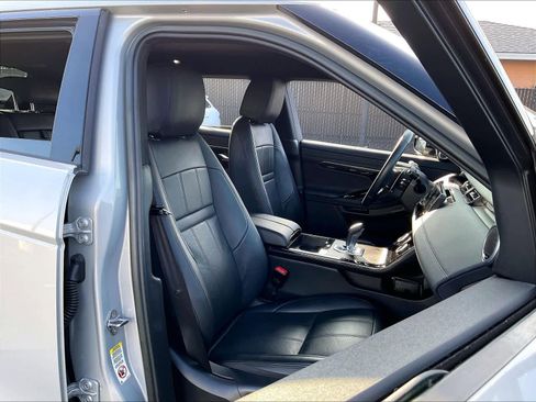 Used 2023 Land Rover Range Rover Evoque R-Dynamic SE image 9