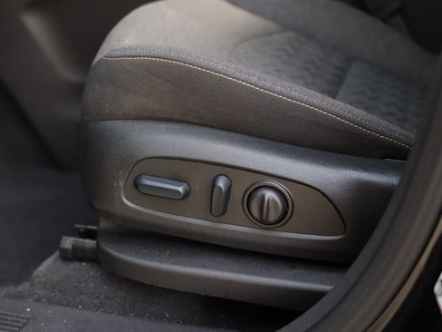 Used 2024 Chevrolet Equinox LT FWD image 19