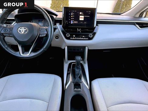 Used 2023 Toyota Corolla Cross LE w/ Moonroof Package image 16