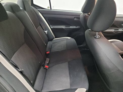 Used 2021 Nissan Versa SV FWD image 19
