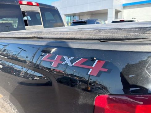 Used 2018 Chevrolet Silverado 1500 High Country image 42