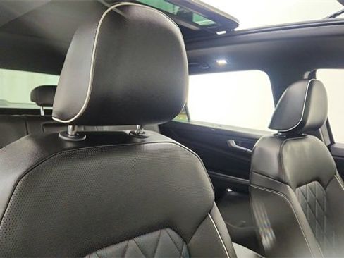 Used 2024 Volkswagen Atlas Cross Sport SEL Premium R-Line image 22