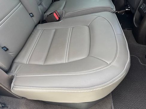 Used 2022 GMC Canyon Denali RWD image 39