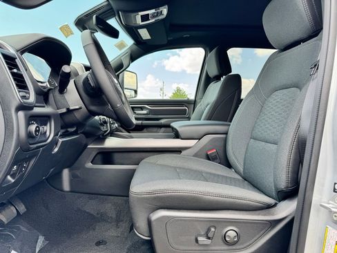 New 2026 RAM 1500 4x4 Crew Cab image 15