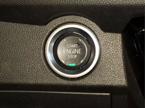 Used 2024 Chevrolet Traverse LT w/ Trailering Package FWD image 22