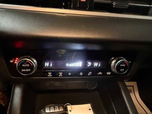 Used 2023 Mitsubishi Outlander SE image 33