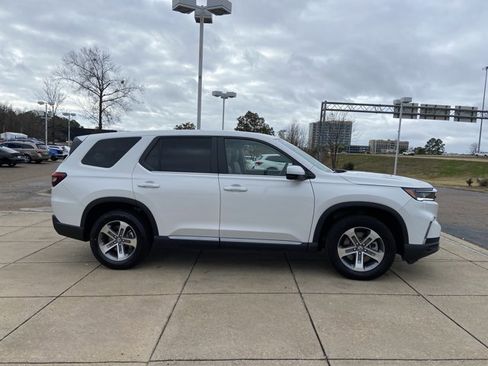 Used 2025 Honda Pilot EX-L image 12