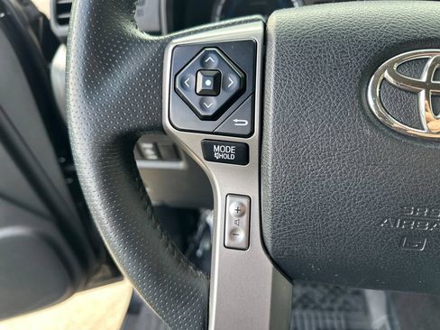 Used 2019 Toyota 4Runner SR5 AWD/4WD image 21