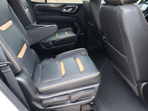 Used 2023 GMC Yukon AT4 w/ Technology Package AWD/4WD image 19