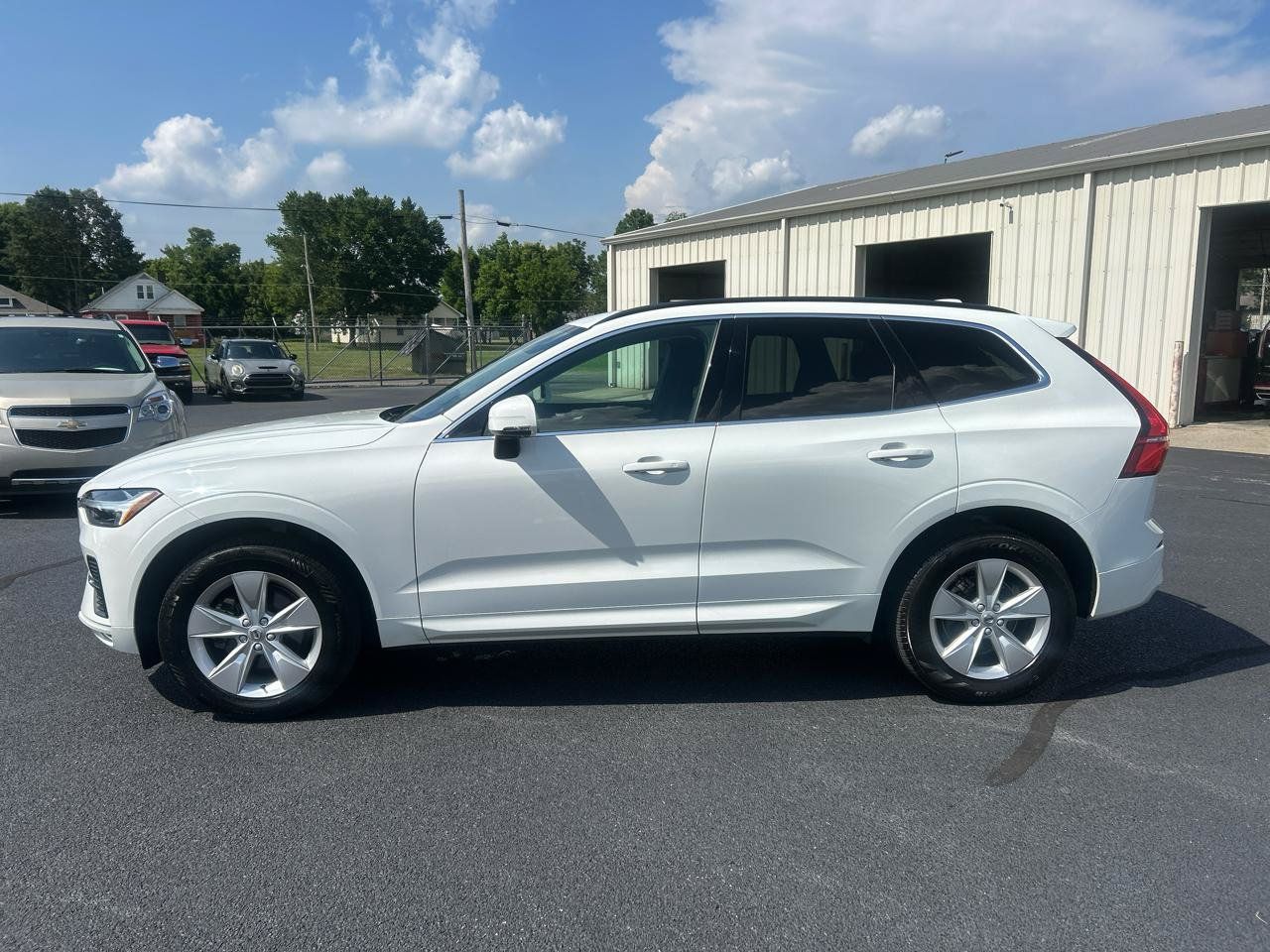 Used 2022 Volvo XC60 B5 Momentum AWD/4WD image 8