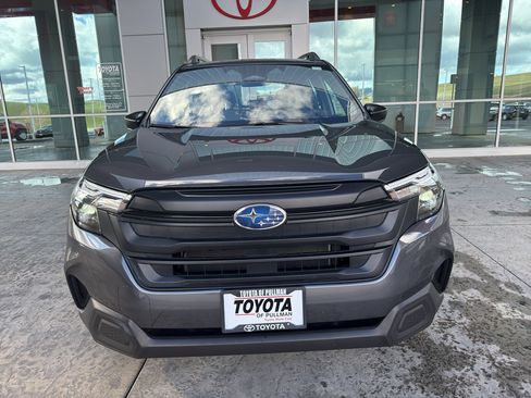 Used 2025 Subaru Forester image 4
