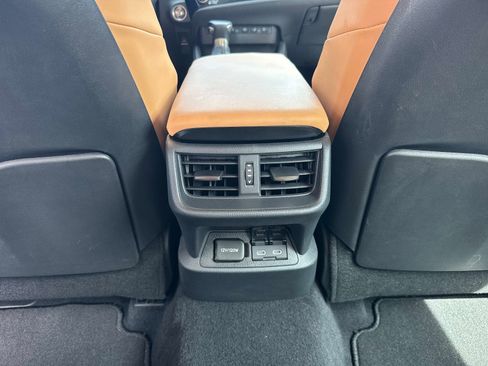 Used 2025 Lexus ES 350 w/ Premium Package FWD image 16