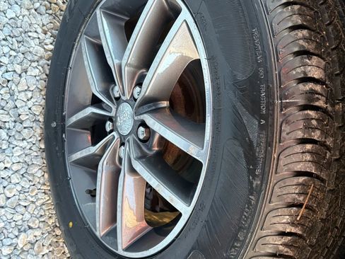 Used 2018 Jeep Grand Cherokee Limited image 20