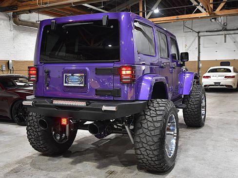 Used 2017 Jeep Wrangler Unlimited Rubicon w/ Cold Weather Group image 11